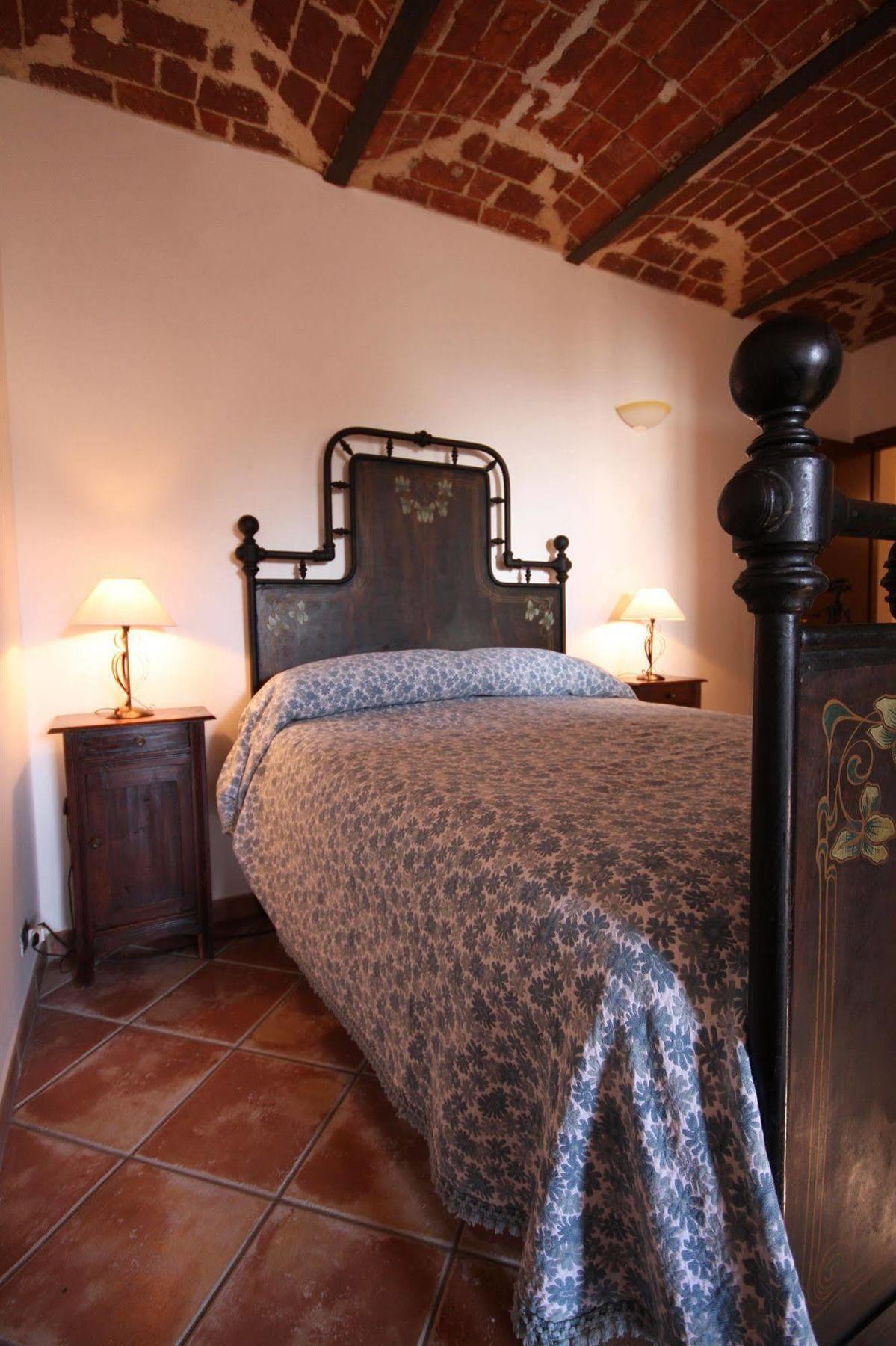 Bed and Breakfast Relais San Desiderio Calliano  Екстер'єр фото